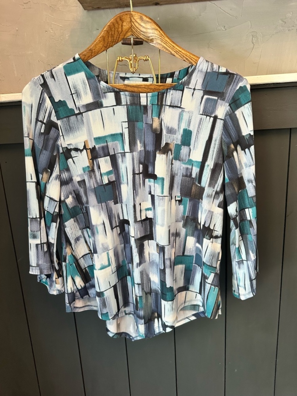 Alfred Dunner Abstract Brushstroke Long Sleeve Top in Teal,‎ Gray and White PS